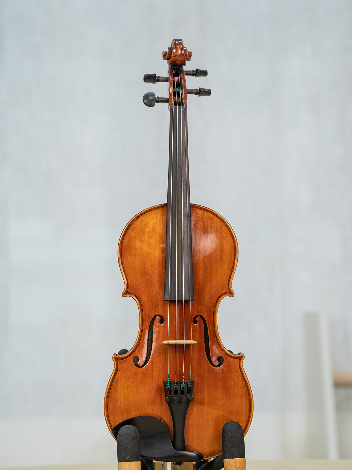 IUEStrings Studio Series Intermediate Violin Outfit