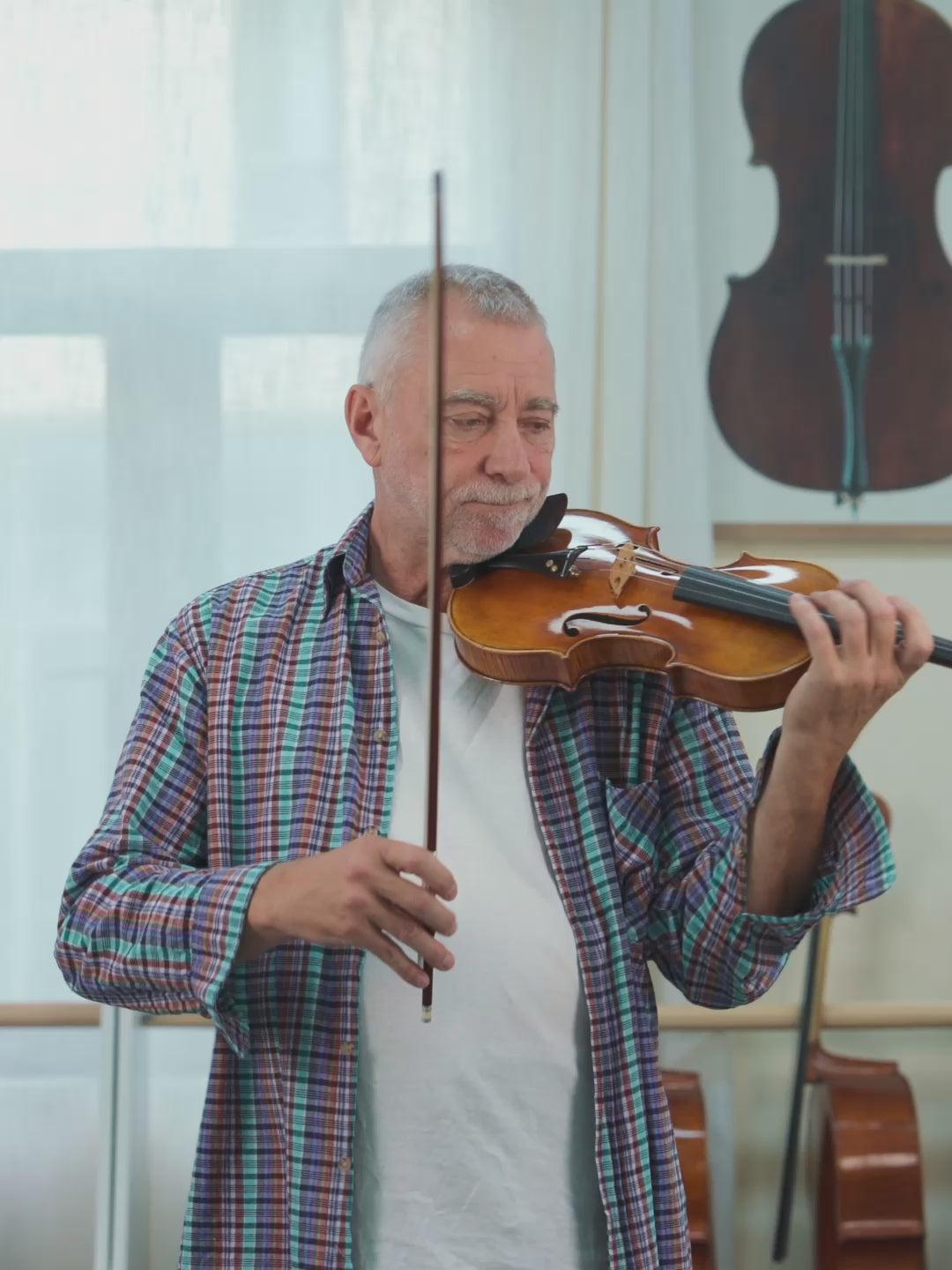 Carlo Bergonzi 1733  4/4 Violin.   IUEStrings Antique-Style