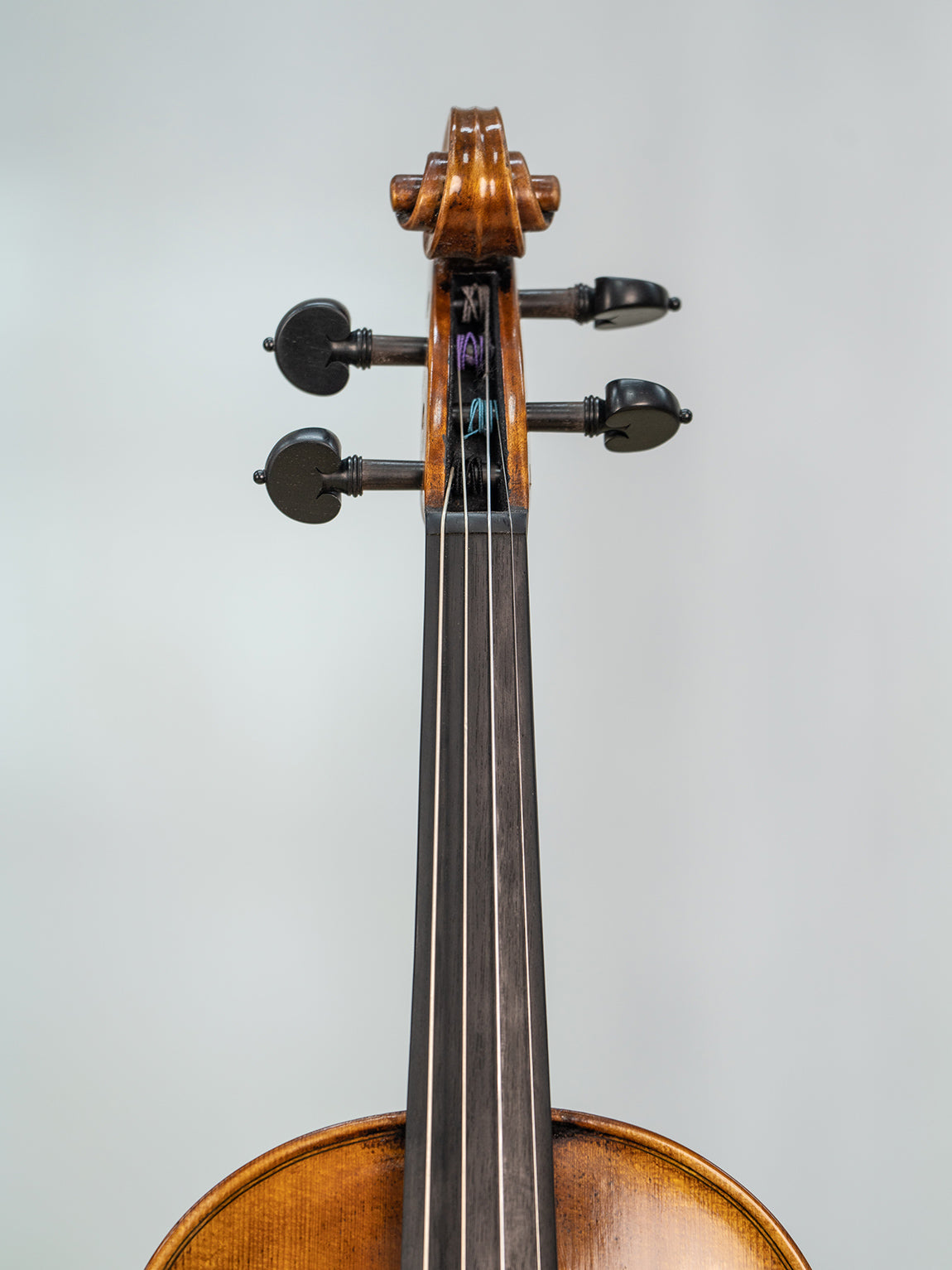 Carlo Bergonzi 1733  4/4 Violin.   IUEStrings Antique-Style