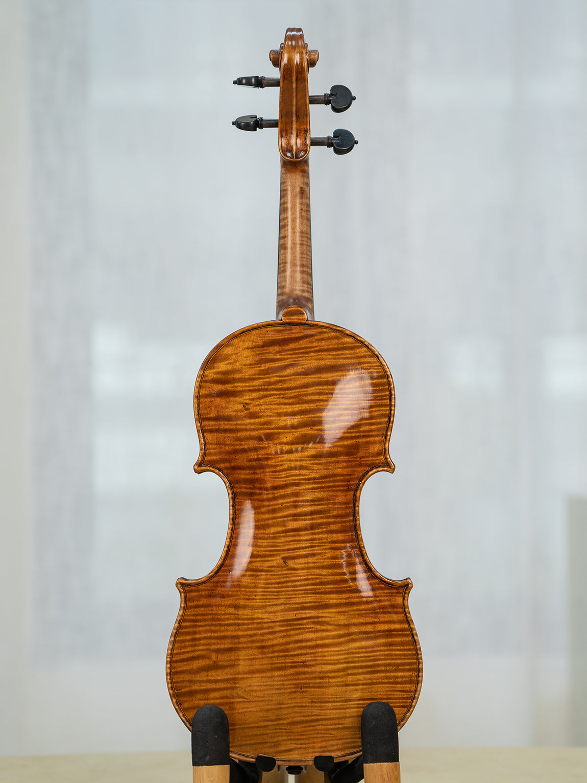 Carlo Bergonzi 1733  4/4 Violin.   IUEStrings Antique-Style
