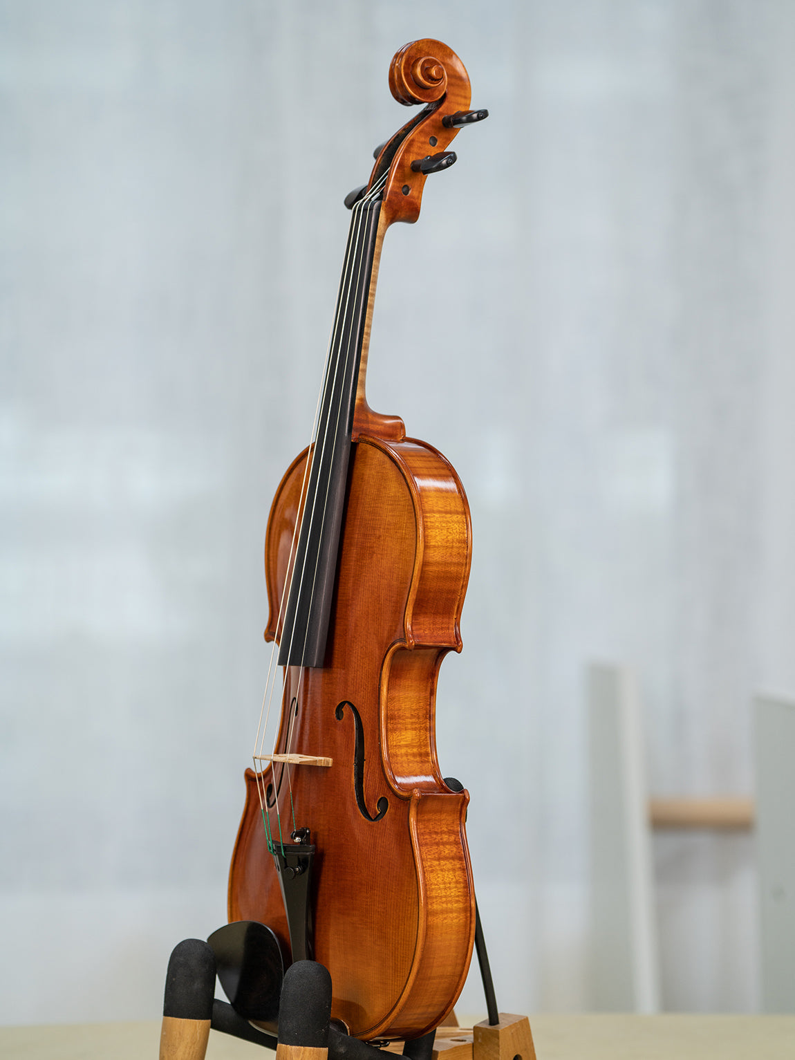 IUEStrings Studio Series Professional Violin Outfit