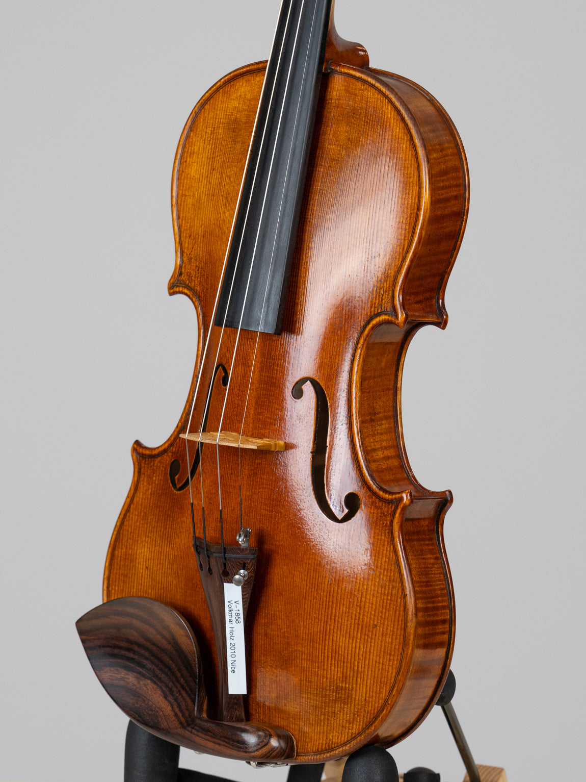 Volkmar Holz 2010 Nice.  IUEStrings Luthier Series (VN04)