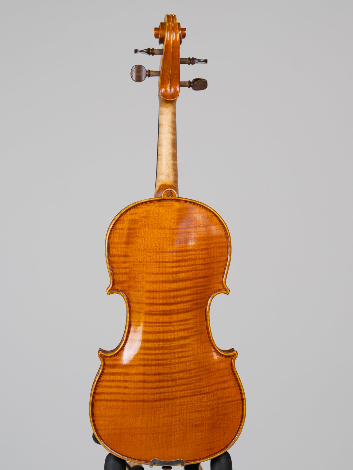 A 1015 Andrea Cacci 2006 Montova. IUEStrings Luthier Series (VN08)