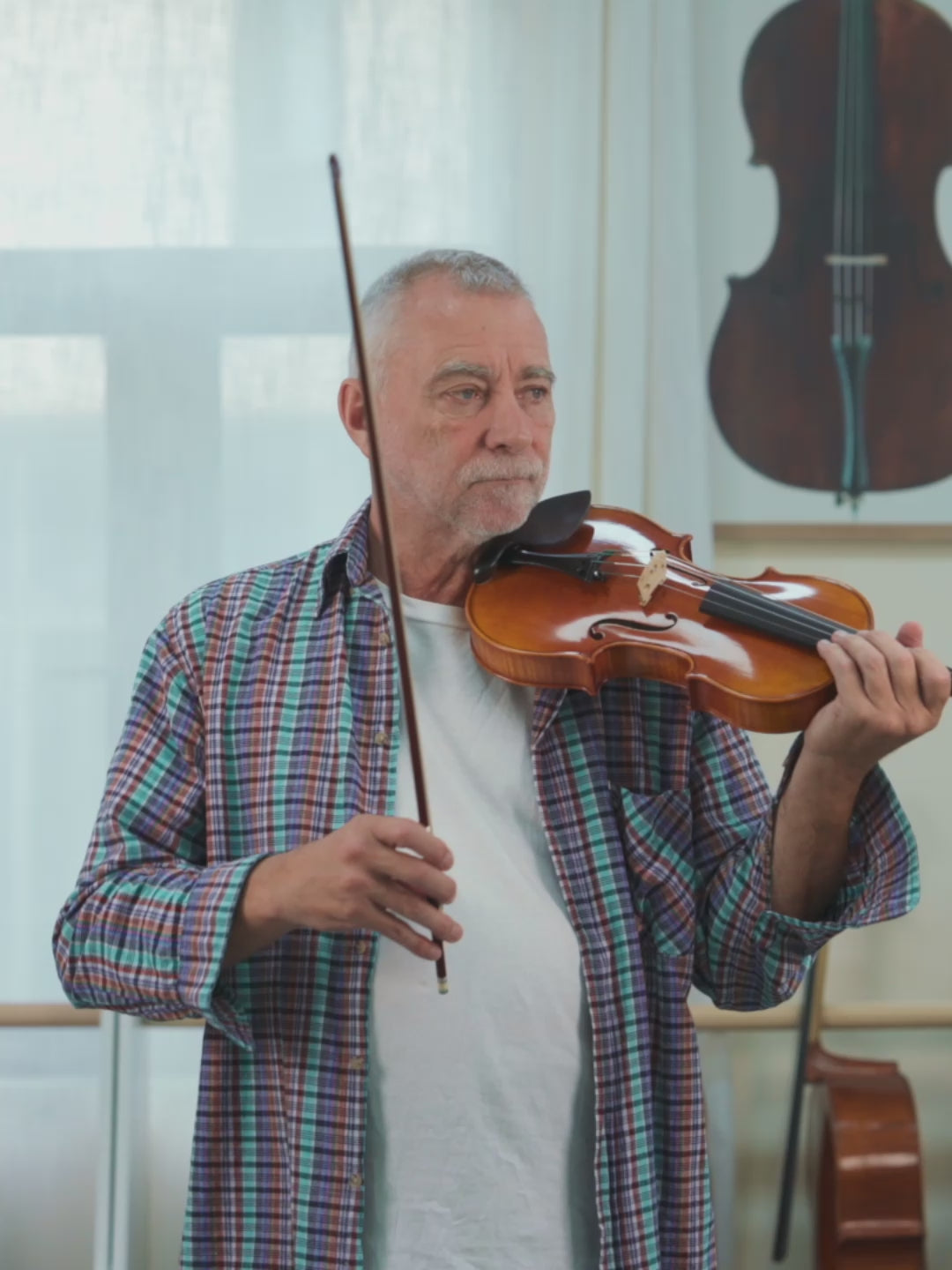 IUEStrings Studio Series Professional Violin Outfit